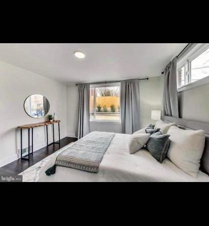 Lovely 1-Bedroom Rental Unit With Free Parking วอชิงตัน ภายนอก รูปภาพ